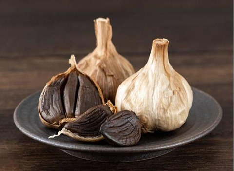 تصویر 1 از قیمت خرید سیر سیاه کرمان + فروش ویژه